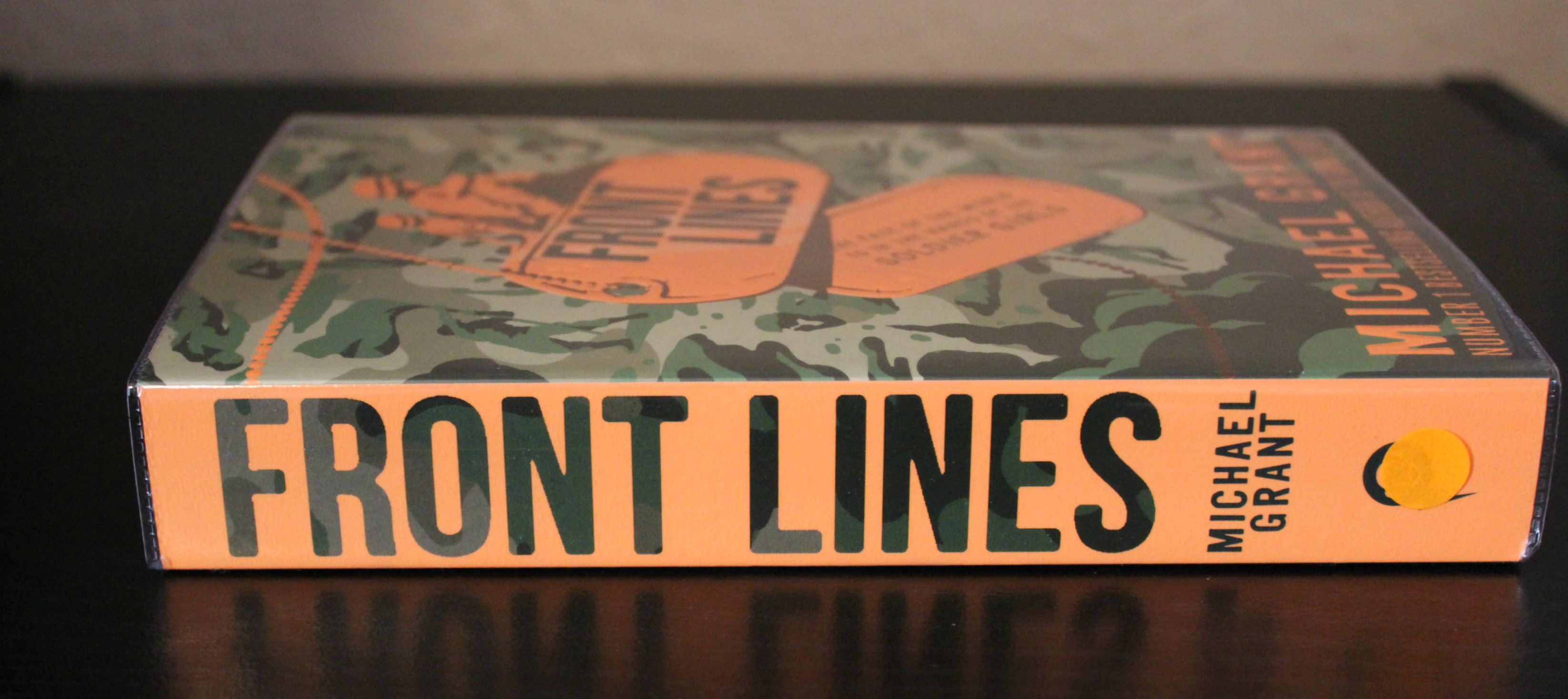 Front Lines by Michael Grant - Famous in Japan